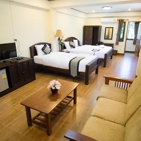 NanBaanKhun Hotel Bagian luar foto
