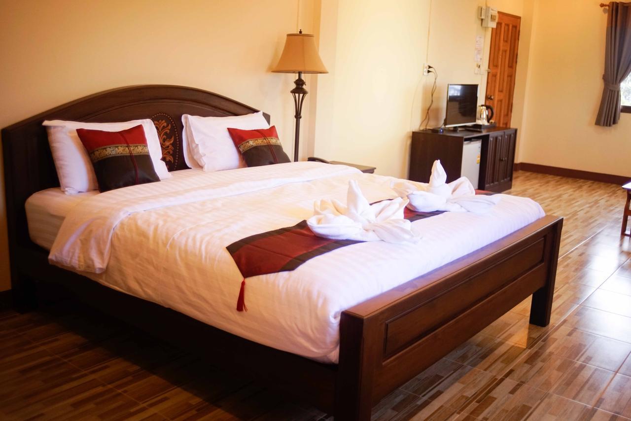 NanBaanKhun Hotel Bagian luar foto