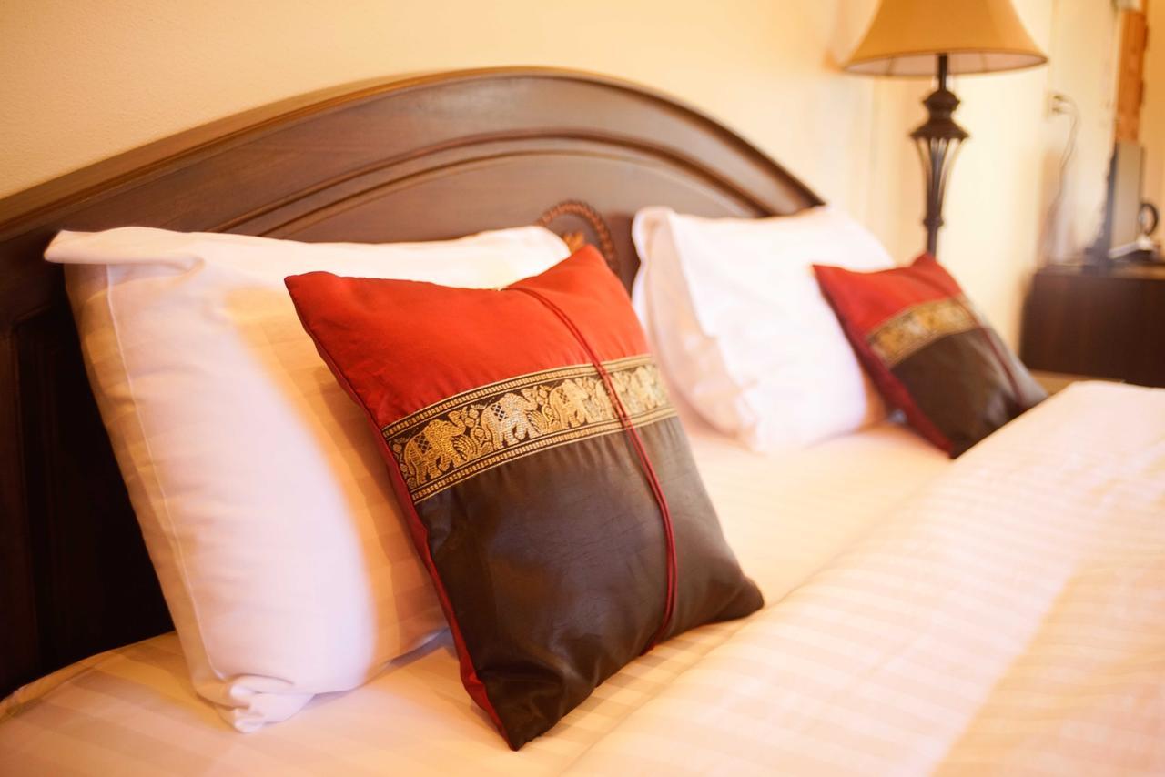 NanBaanKhun Hotel Bagian luar foto