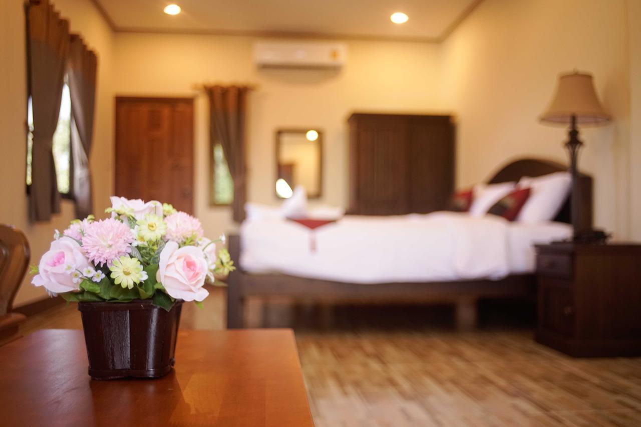 NanBaanKhun Hotel Bagian luar foto