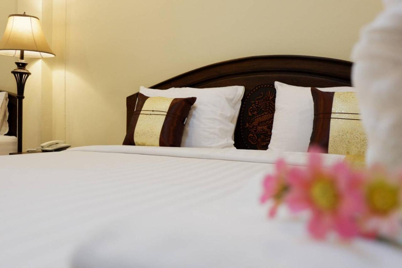 NanBaanKhun Hotel Bagian luar foto