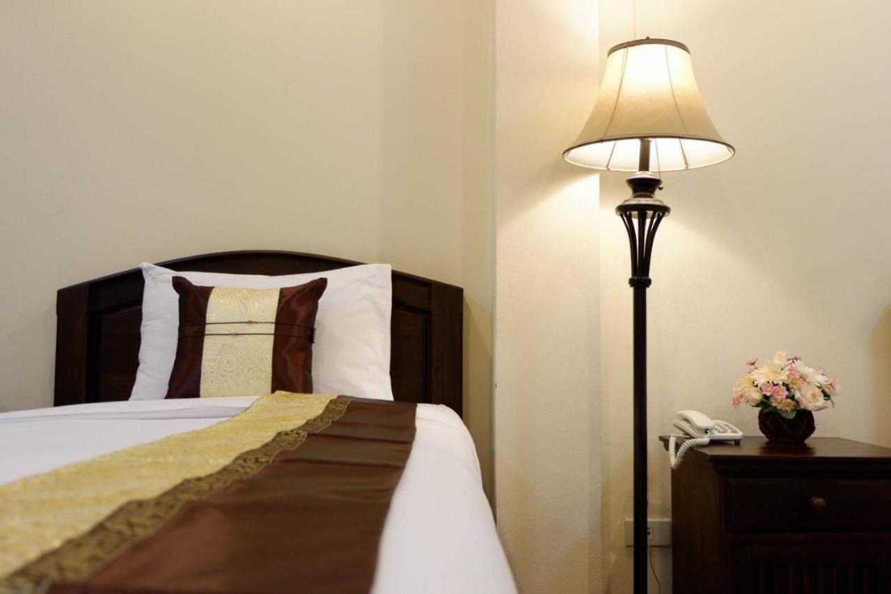 NanBaanKhun Hotel Bagian luar foto