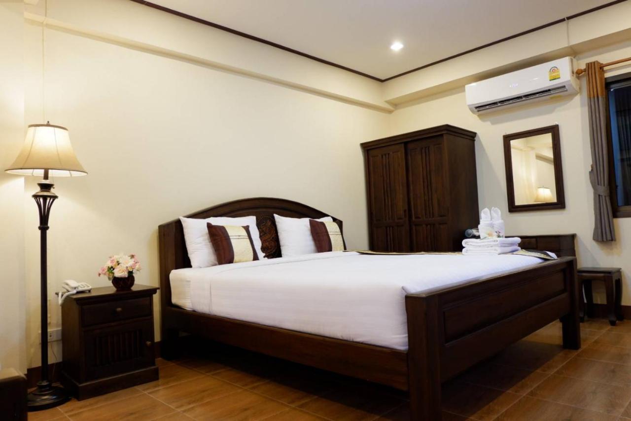 NanBaanKhun Hotel Bagian luar foto