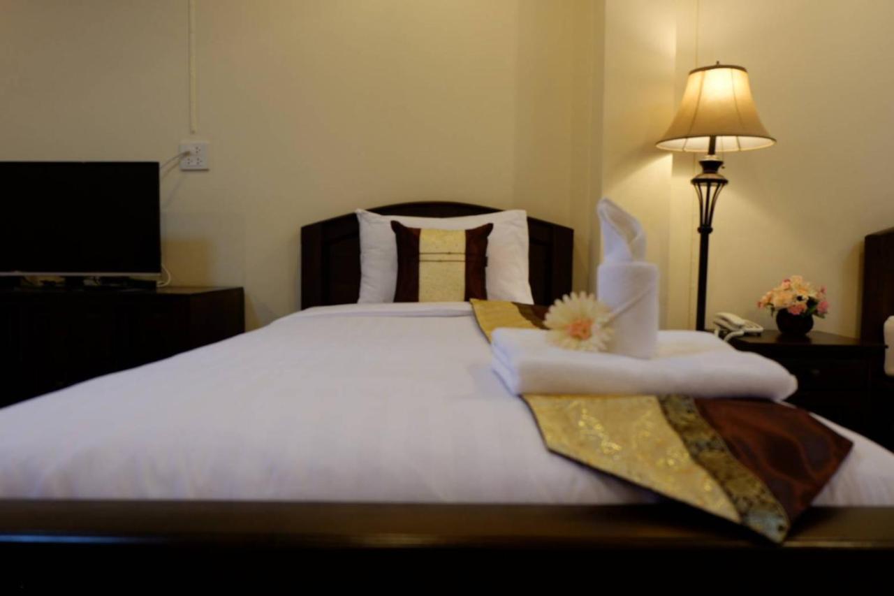NanBaanKhun Hotel Bagian luar foto