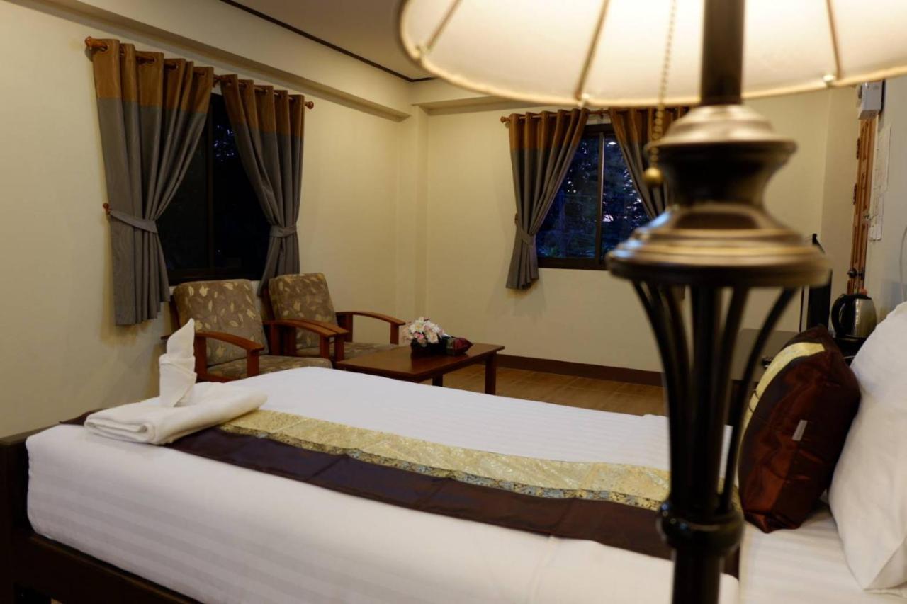 NanBaanKhun Hotel Bagian luar foto