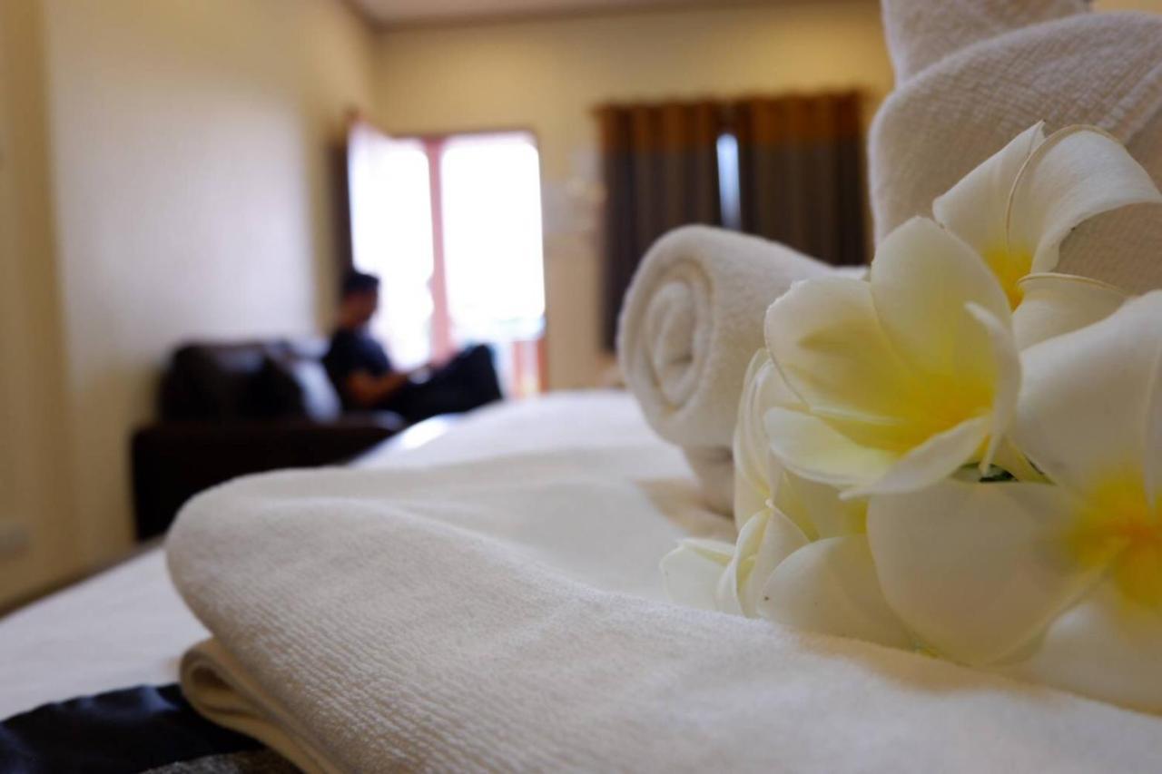 NanBaanKhun Hotel Bagian luar foto