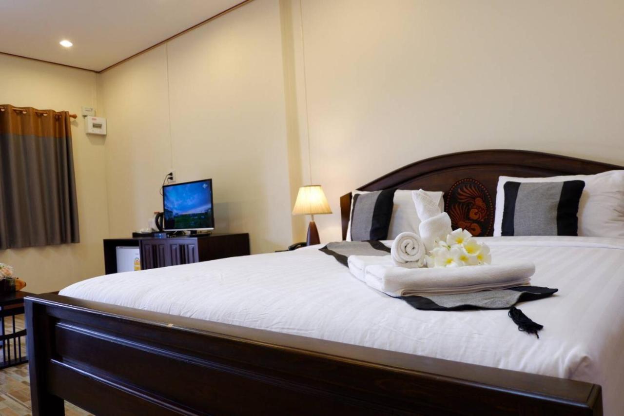 NanBaanKhun Hotel Bagian luar foto