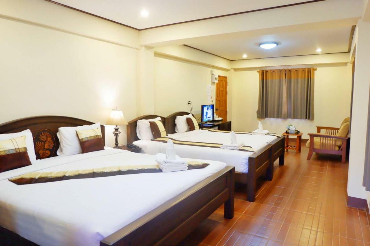 NanBaanKhun Hotel Bagian luar foto